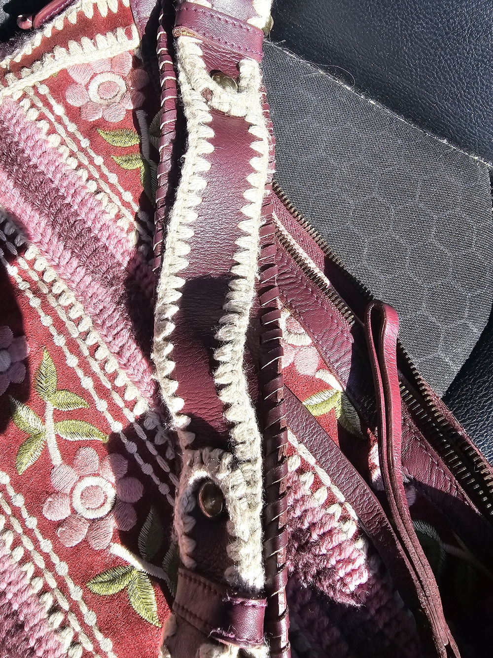 Isabella Fiore Pink Floral Embroidered Hobo Bag - Picture 6 of 8
